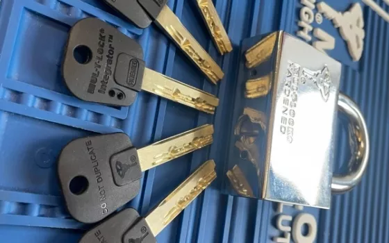  multi-t-lock